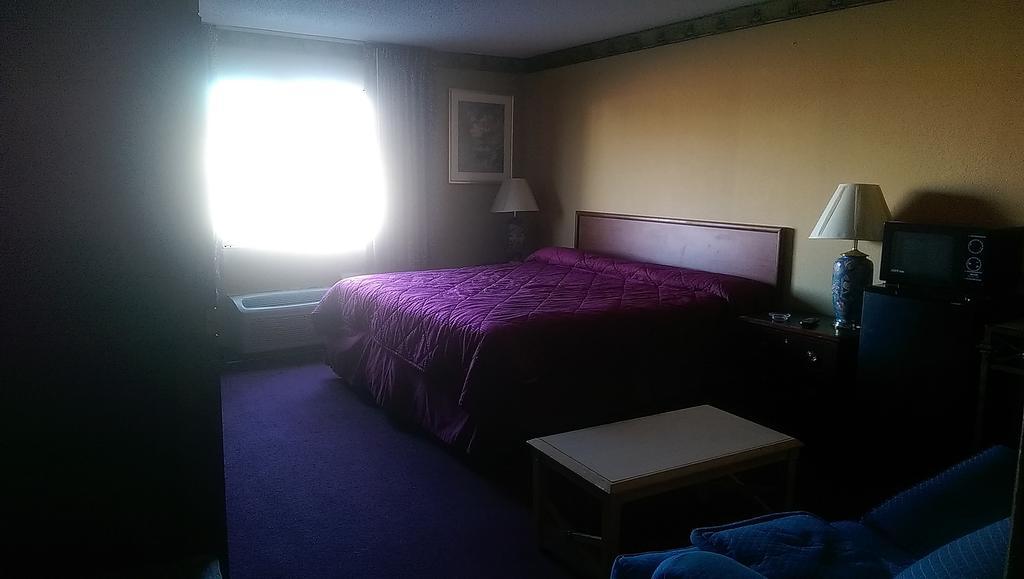 Days Inn & Suites By Wyndham Caseyville Chambre photo