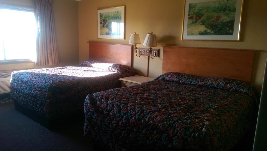 Days Inn & Suites By Wyndham Caseyville Chambre photo
